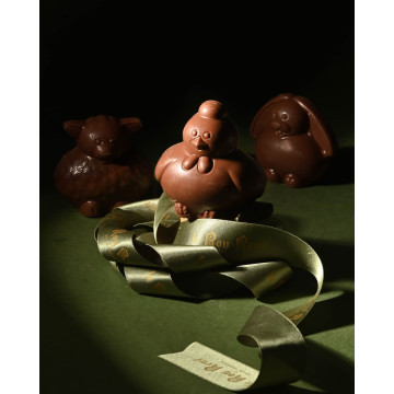 Poule en chocolat au lait | PÂQUES · Le Roy René